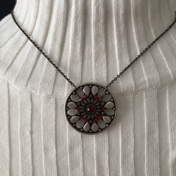 Necklace and earrings set - Picture 2 of 3